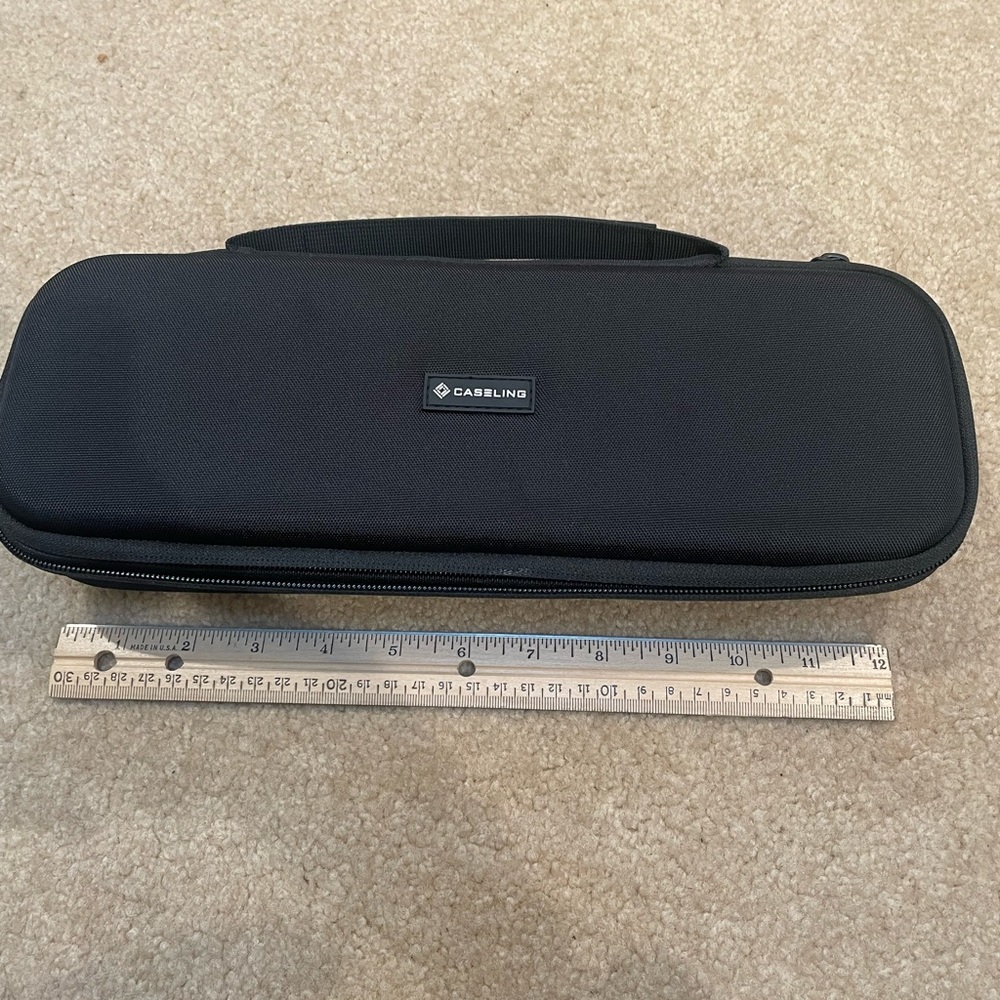 Traveling case - Picture 3 of 4